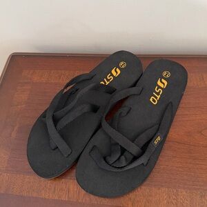 STQ Black Women's Sandals NWOT